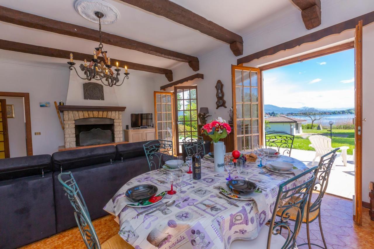Villa Martine Au Bord Du Lac - Happy Rentals Cadrezzate Exterior photo